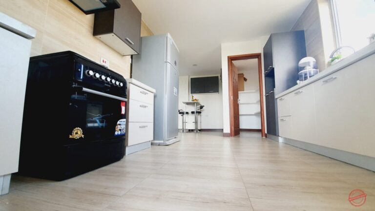 3 BEDROOMS FULLY FURNISHED FOR SALE Ksh. 28m in Kilimani.