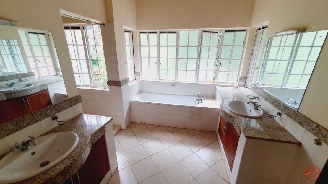 ROSSLYN 5 BEDROOMS HOUSES+ 2SQ HOUSE TO LET, Runda, Nairobi