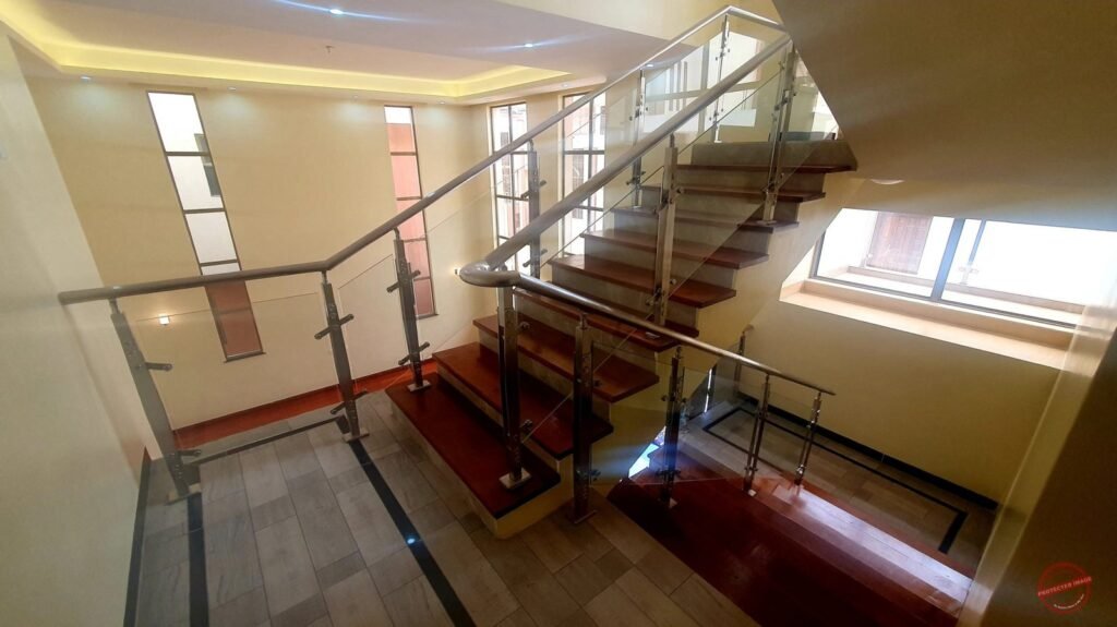 5 Bedroom Townhouse in Lavington photo 2