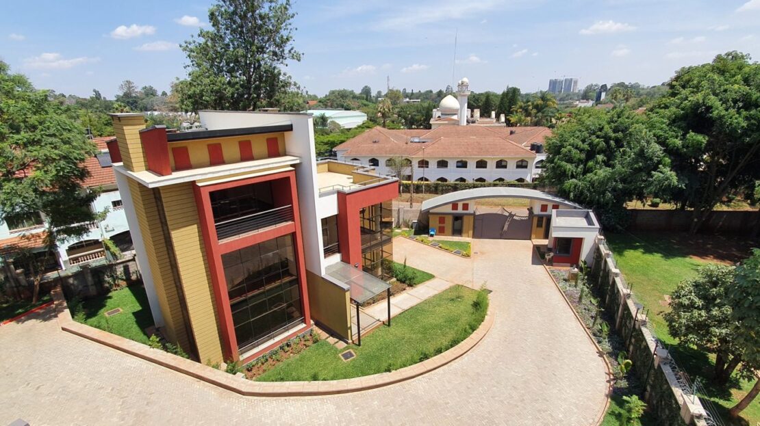 5 BEDROOMS + 2 DSQs VILLAS FOR SALE IN LAVINGTON, Nairobi