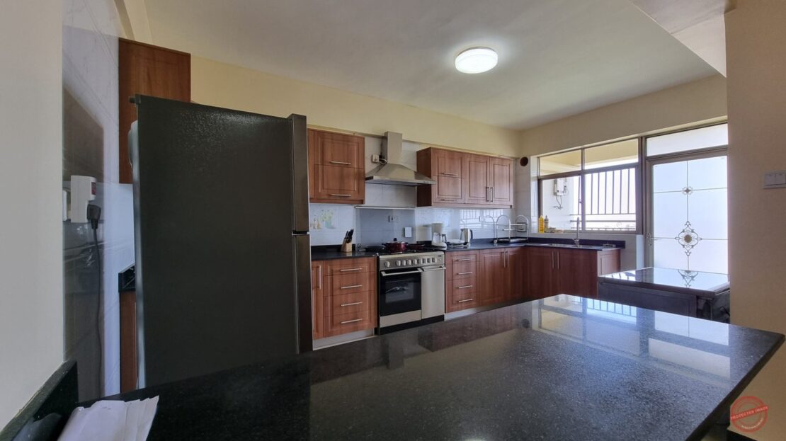 FULLY FURNISHED 4BR + SQ TO LET IN LAVINGTON. 7 BEDS, Each Room With Own Tv., Nairobi