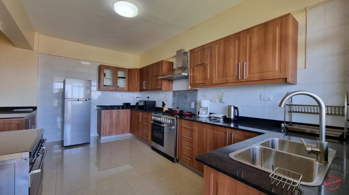 FULLY FURNISHED 4BR + SQ TO LET IN LAVINGTON. 7 BEDS, Each Room With Own Tv., Nairobi
