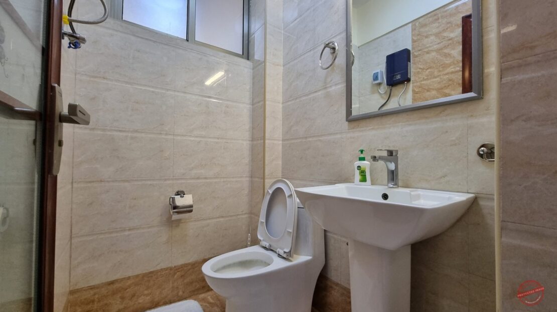 FULLY FURNISHED 4BR + SQ TO LET IN LAVINGTON. 7 BEDS, Each Room With Own Tv., Nairobi