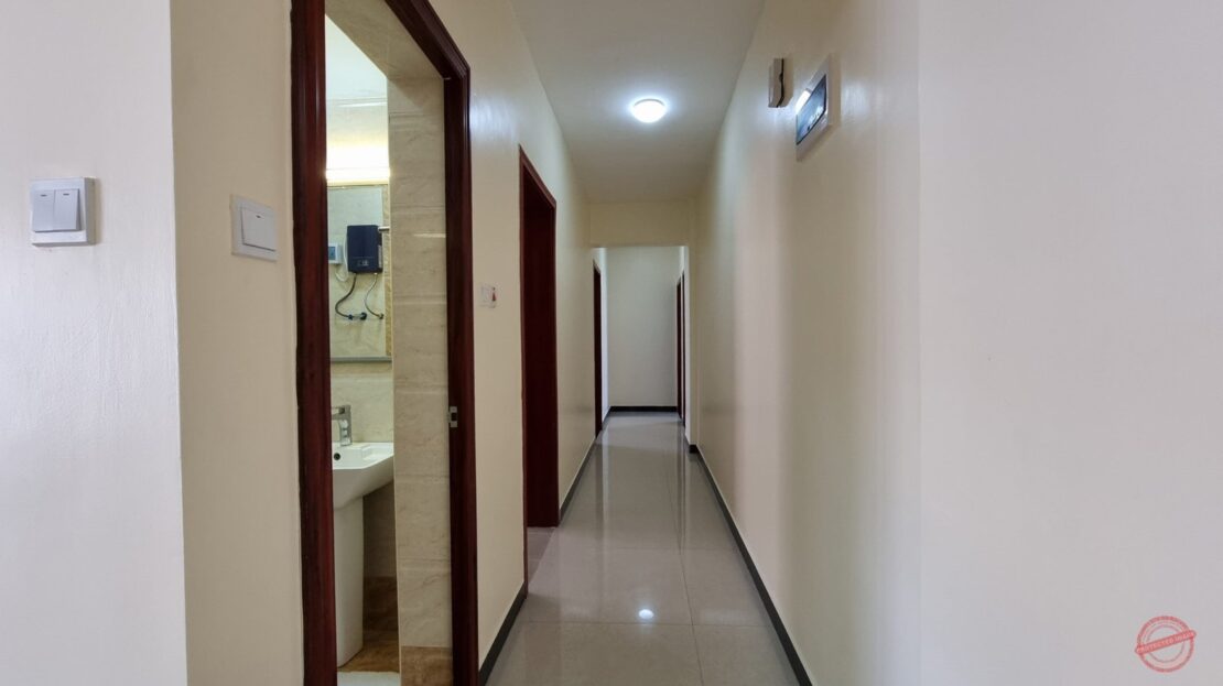 FULLY FURNISHED 4BR + SQ TO LET IN LAVINGTON. 7 BEDS, Each Room With Own Tv., Nairobi
