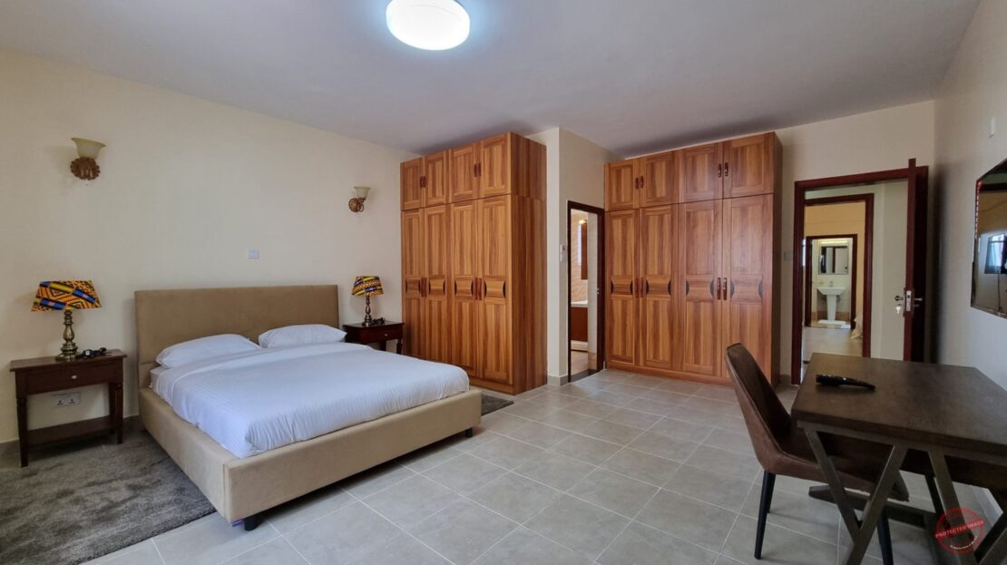 FULLY FURNISHED 4BR + SQ TO LET IN LAVINGTON. 7 BEDS, Each Room With Own Tv., Nairobi