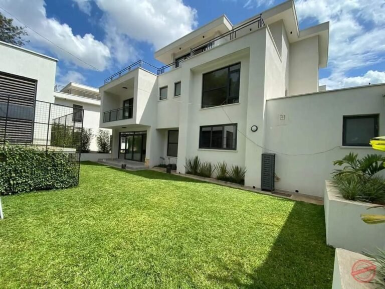 5 BedroomS + 2 Sq Modern Townhouses for sale in Lavington Ksh. 75M Only. (Sold Out)