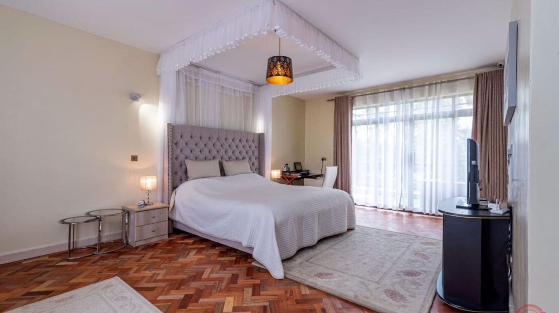 Houses For Sale In Karen – Property In Kenya 4 Bedrooms + 2 Staff Quarters, Nairobi