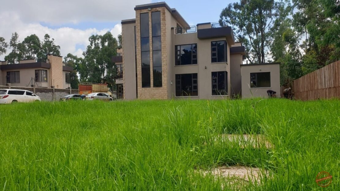Houses For Sale In Karen – Property In Kenya 4 Bedrooms + 2 Staff Quarters, Nairobi