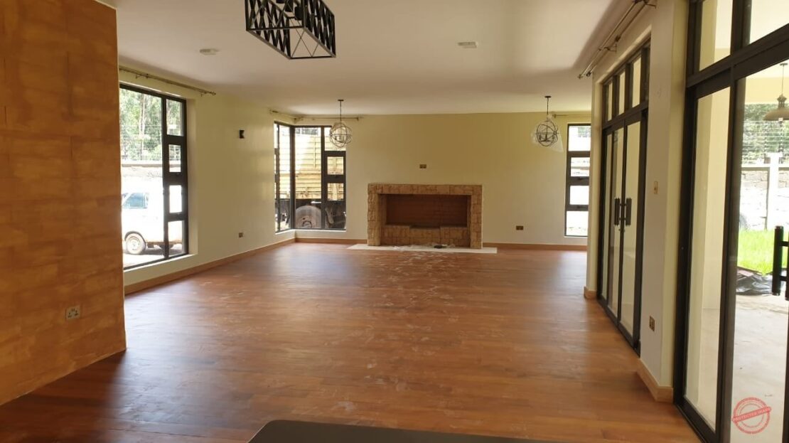 Houses For Sale In Karen – Property In Kenya 4 Bedrooms + 2 Staff Quarters, Nairobi