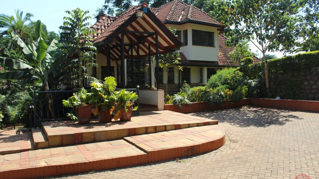 ROSSLYN 5 BEDROOMS HOUSES+ 2SQ HOUSE TO LET, Runda, Nairobi