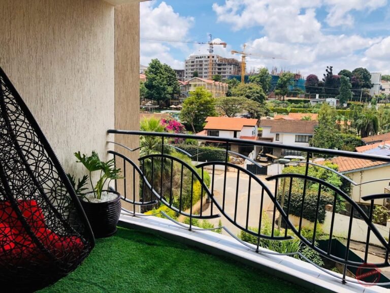 Fully Furnished Luxury 3 Bedroom with DSQ Ksh. 170,000 pm in Kilimani, Near Yaya Centre.