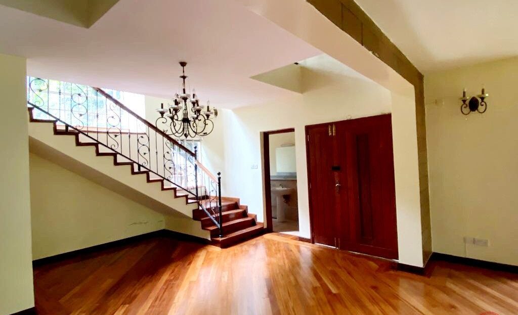 ROSSLYN 5 BEDROOMS HOUSES+ 2SQ HOUSE TO LET, Runda, Nairobi