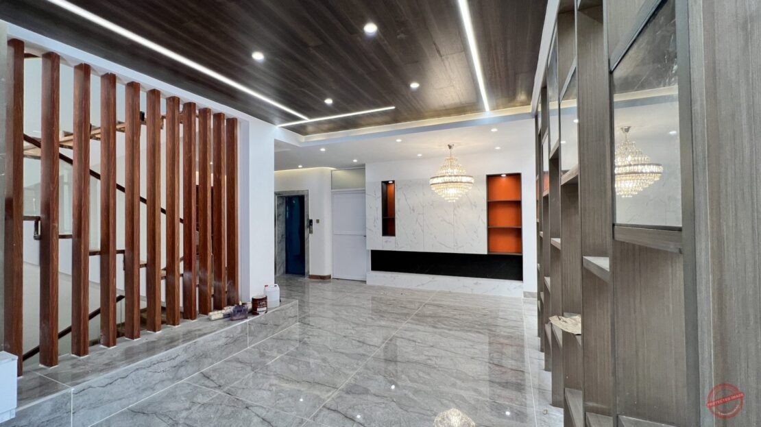 Fully Furnished 6 Bedrooms + Dsq 670 Sqm Villa For Sale In Lavington, Nairobi