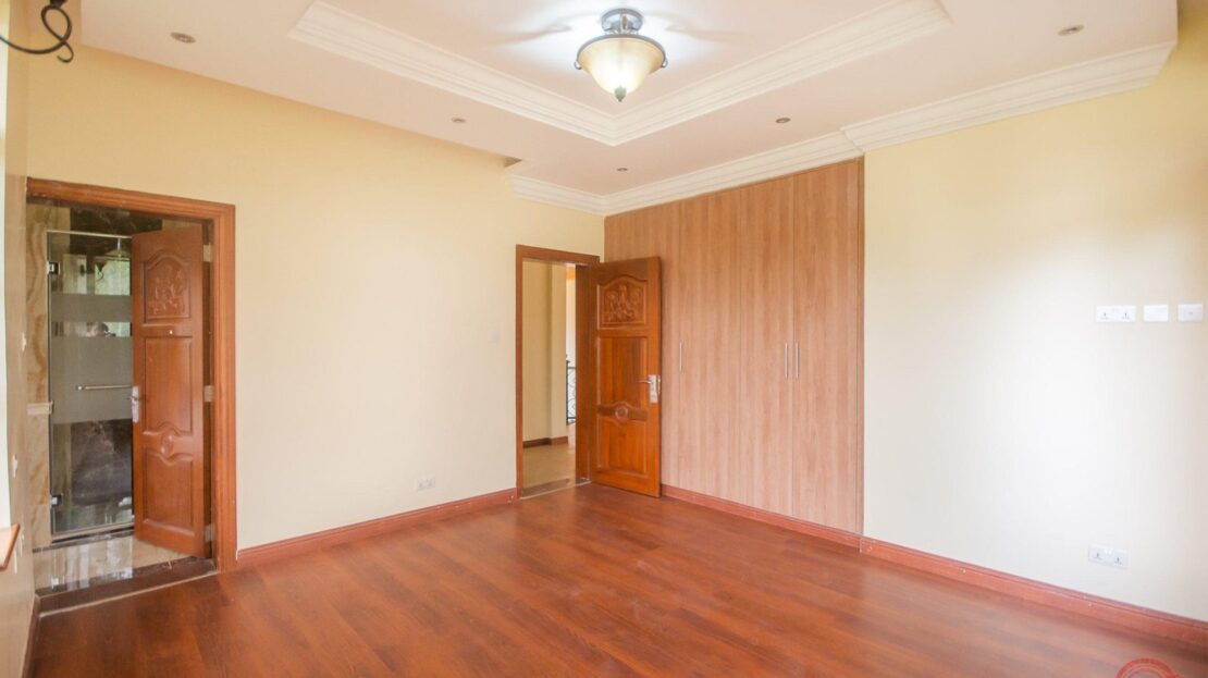 5 Bedrooms Villas For Sale In Karen, Sitting On 1 Acre, Nairobi