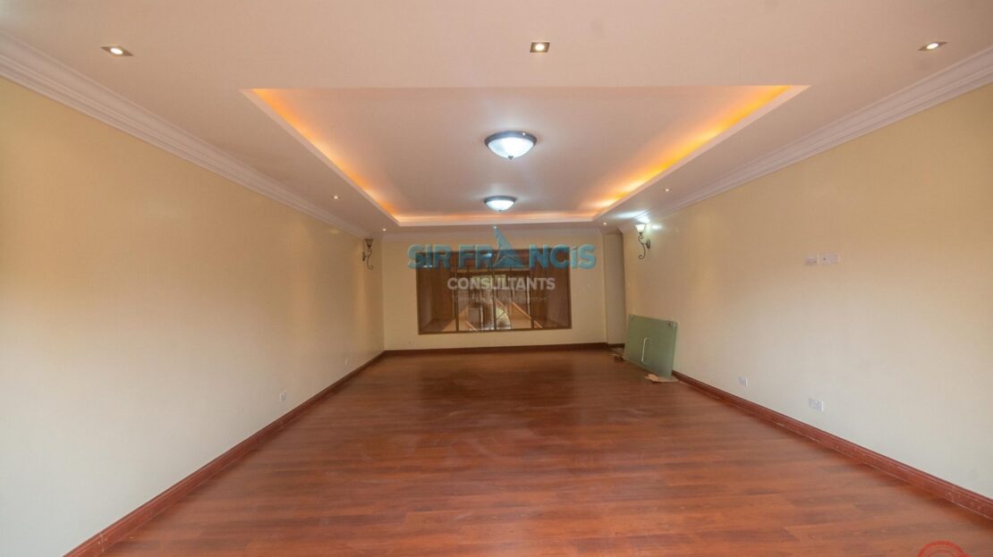 5 Bedrooms Villas For Sale In Karen, Sitting On 1 Acre, Nairobi