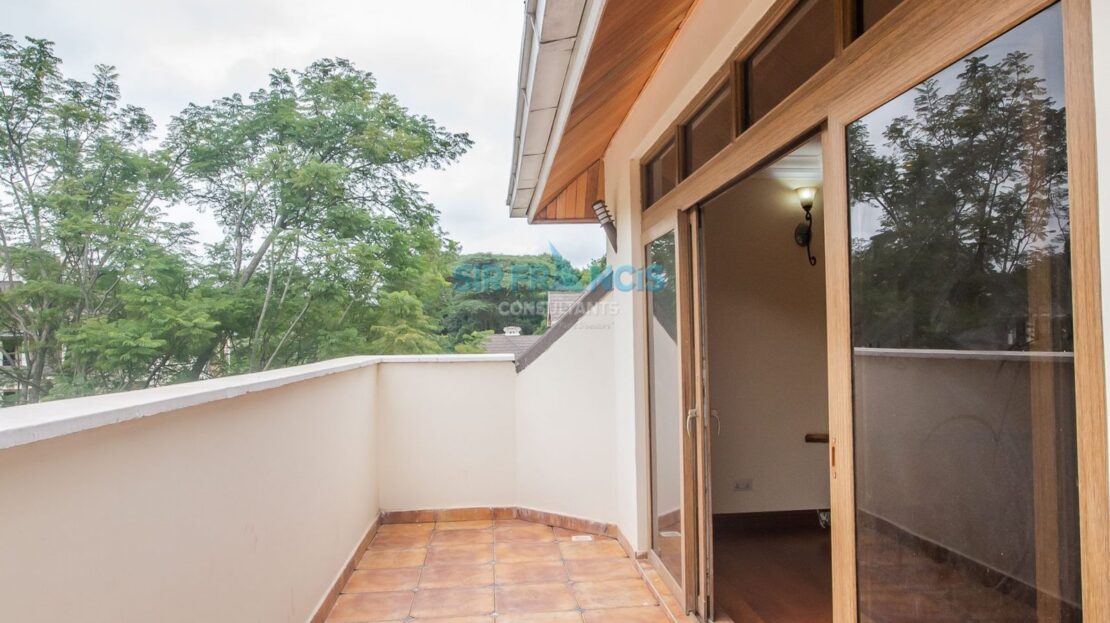 5 Bedrooms Villas For Sale In Karen, Sitting On 1 Acre, Nairobi