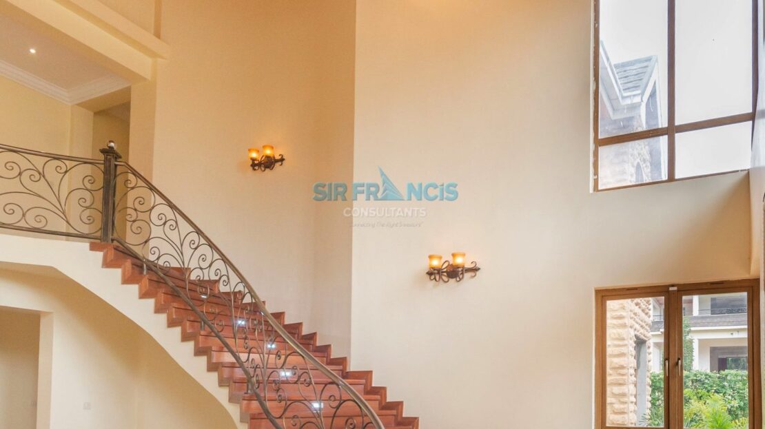 5 Bedrooms Villas For Sale In Karen, Sitting On 1 Acre, Nairobi