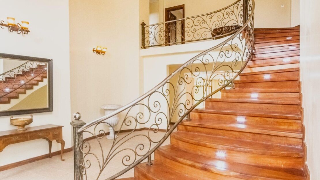 5 Bedrooms Villas For Sale In Karen, Sitting On 1 Acre, Nairobi