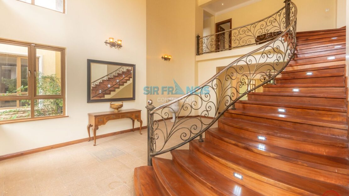 5 Bedrooms Villas For Sale In Karen, Sitting On 1 Acre, Nairobi