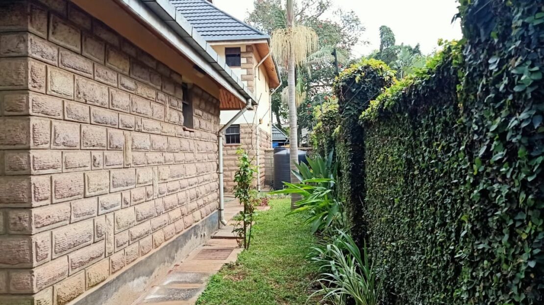 5 BEDROOM WITH DSQ TOWNHOUSE FOR SALE IN LAVINGTON KAPUTEI GARDENS AT, Kileleshwa, Nairobi