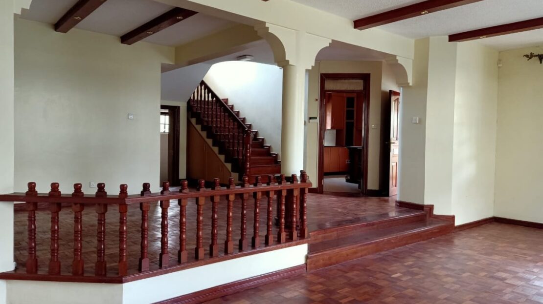 5 BEDROOM WITH DSQ TOWNHOUSE FOR SALE IN LAVINGTON KAPUTEI GARDENS AT, Kileleshwa, Nairobi