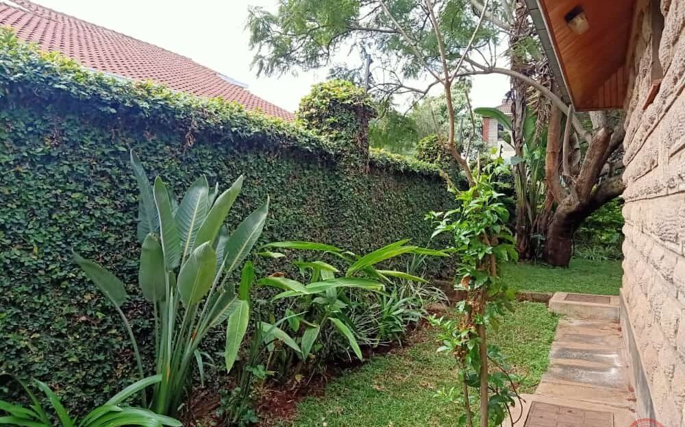 5 BEDROOM WITH DSQ TOWNHOUSE FOR SALE IN LAVINGTON KAPUTEI GARDENS AT, Kileleshwa, Nairobi