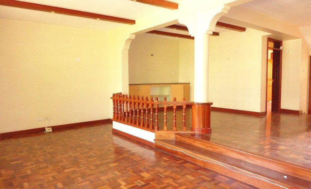 5 BEDROOM WITH DSQ TOWNHOUSE FOR SALE IN LAVINGTON KAPUTEI GARDENS AT, Kileleshwa, Nairobi