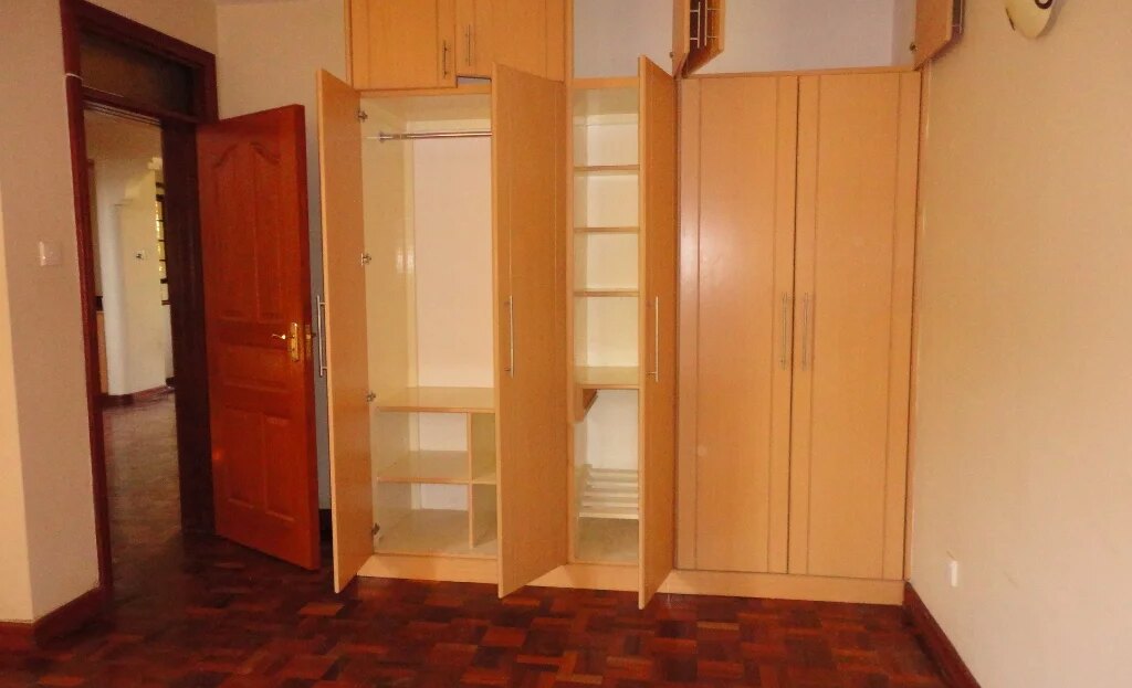 5 BEDROOM WITH DSQ TOWNHOUSE FOR SALE IN LAVINGTON KAPUTEI GARDENS AT, Kileleshwa, Nairobi