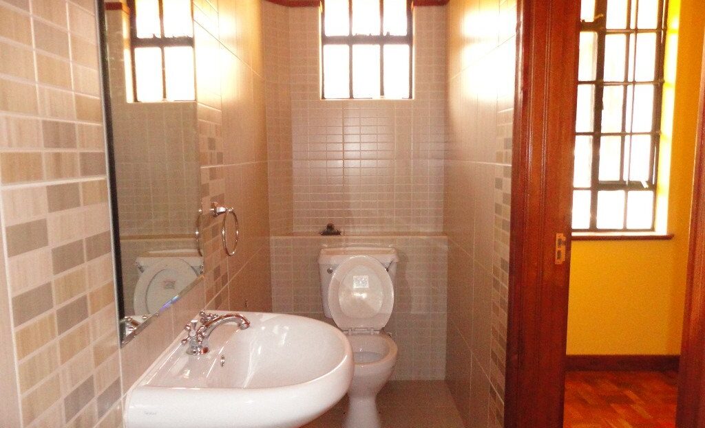 5 BEDROOM WITH DSQ TOWNHOUSE FOR SALE IN LAVINGTON KAPUTEI GARDENS AT, Kileleshwa, Nairobi