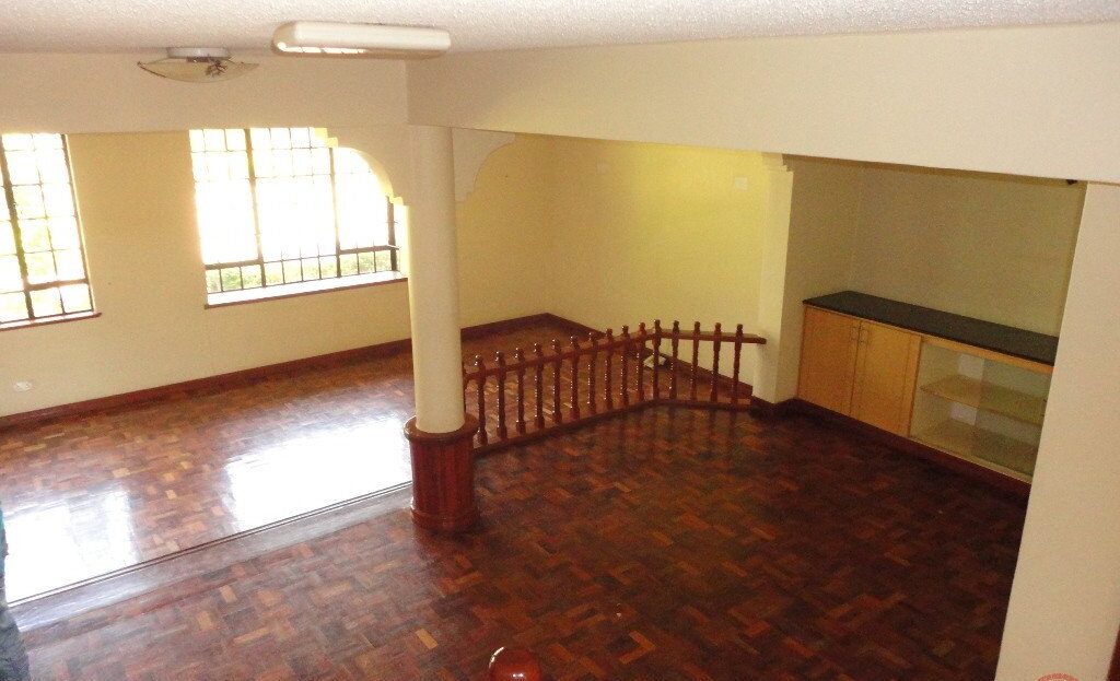 5 BEDROOM WITH DSQ TOWNHOUSE FOR SALE IN LAVINGTON KAPUTEI GARDENS AT, Kileleshwa, Nairobi
