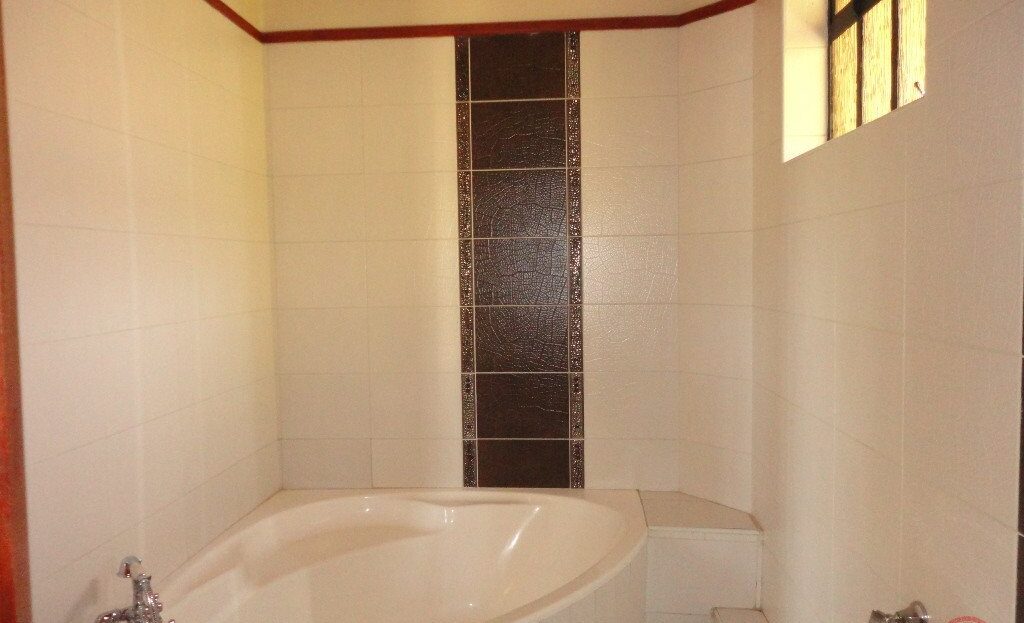5 BEDROOM WITH DSQ TOWNHOUSE FOR SALE IN LAVINGTON KAPUTEI GARDENS AT, Kileleshwa, Nairobi