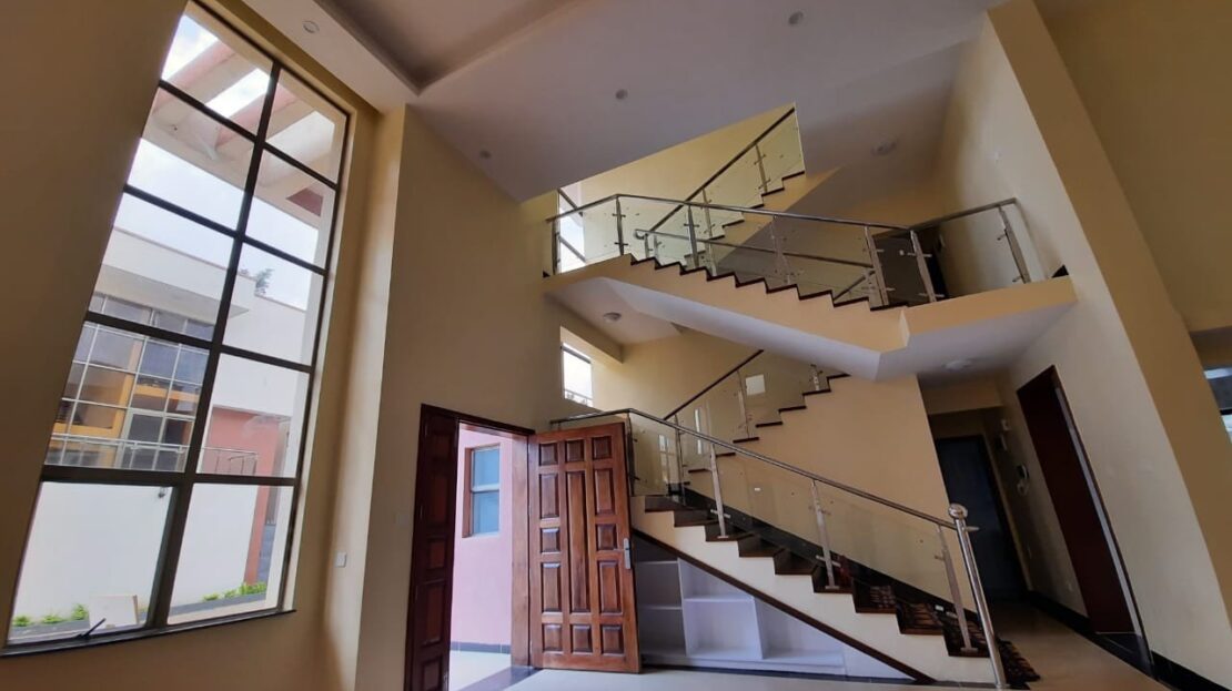 New 5 Bedrooms + Sq Townhouse FOR SALE In Lavington, Nairobi