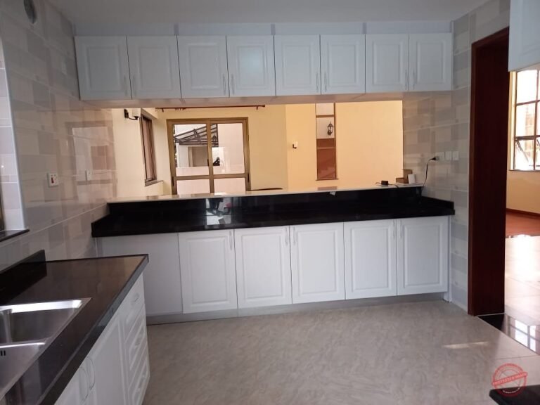 5 Bedroom Townhouse in Lavington photo 4
