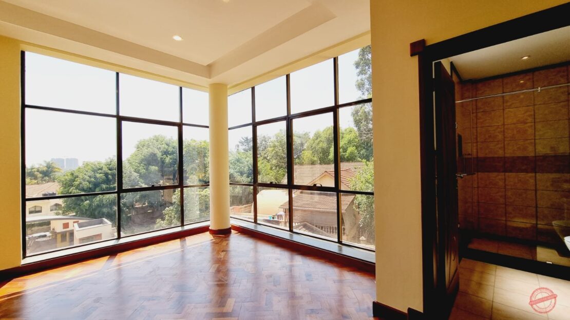 5 BEDROOMS + 2 DSQs VILLAS FOR SALE IN LAVINGTON, Nairobi