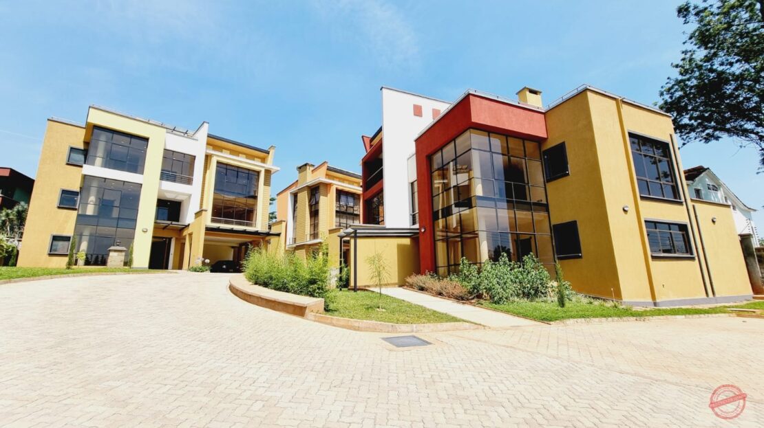 5 BEDROOMS + 2 DSQs  VILLAS for Sale in Nairobi
