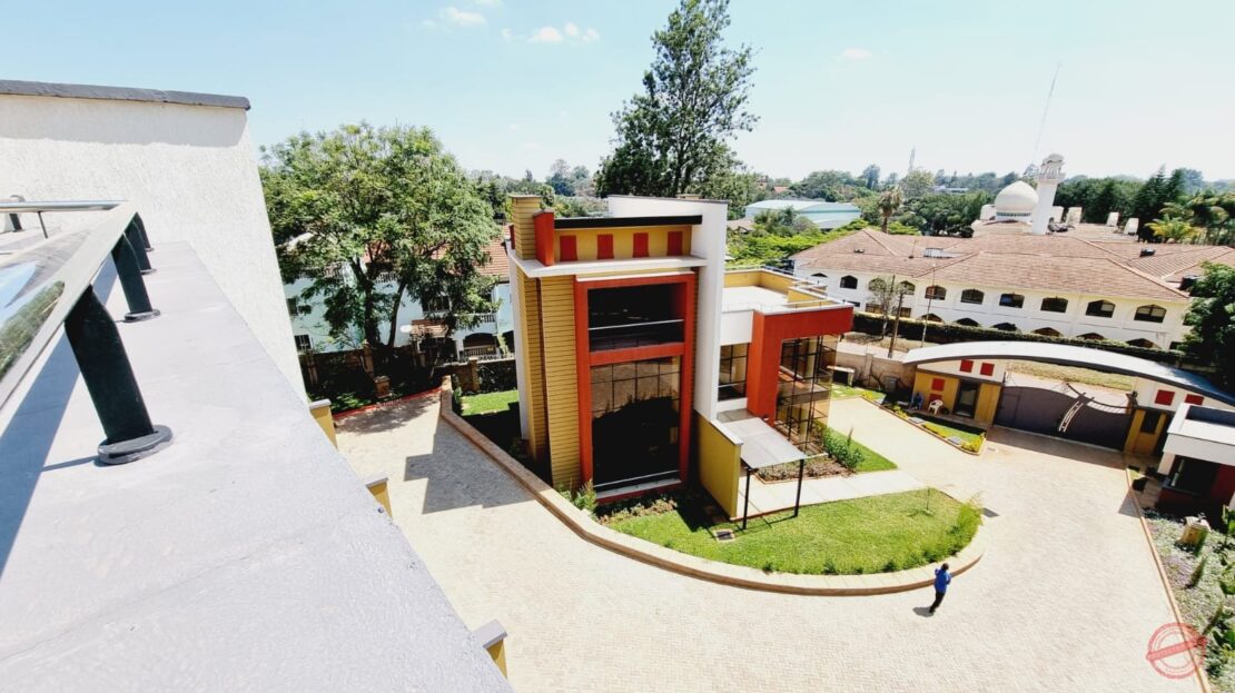 5 BEDROOMS + 2 DSQs VILLAS FOR SALE IN LAVINGTON, Nairobi