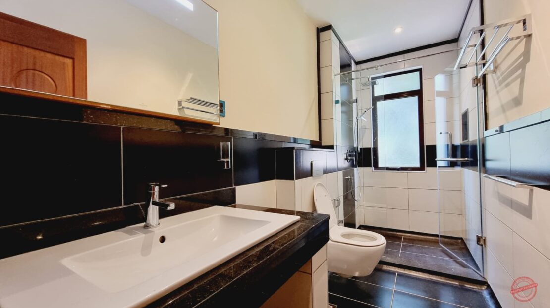 5 BEDROOMS + 2 DSQs VILLAS FOR SALE IN LAVINGTON, Nairobi