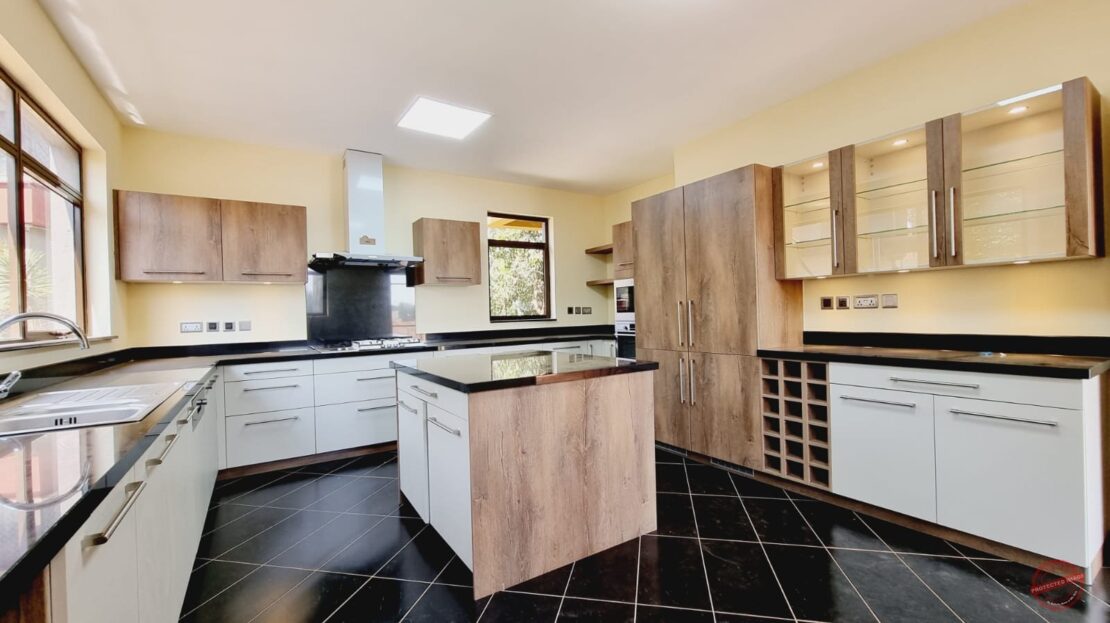 5 BEDROOMS + 2 DSQs VILLAS FOR SALE IN LAVINGTON, Nairobi