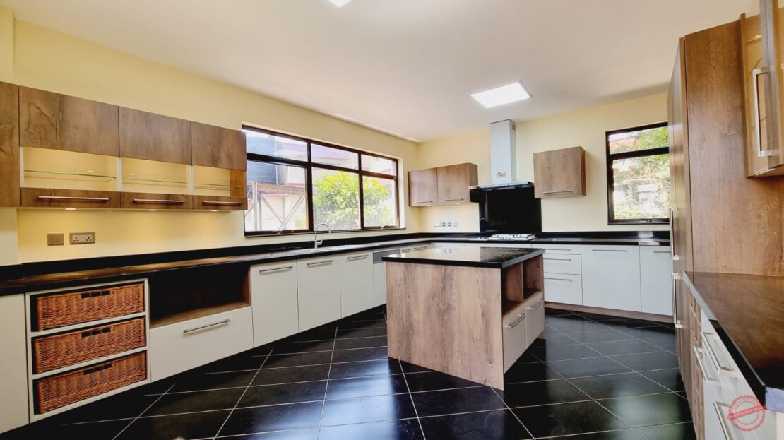 5 BEDROOMS + 2 DSQs VILLAS FOR SALE IN LAVINGTON, Nairobi