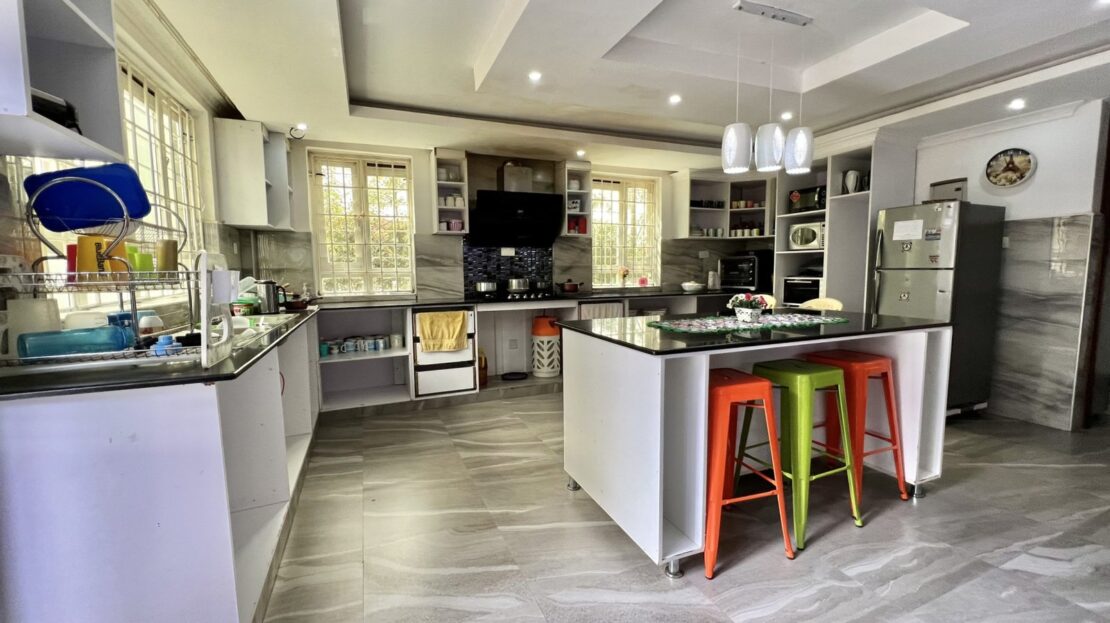 Contemporary 5 Bedroom House For Sale In Syokimau, Along Katani Rd., Machakos County > Syokimau, Nairobi
